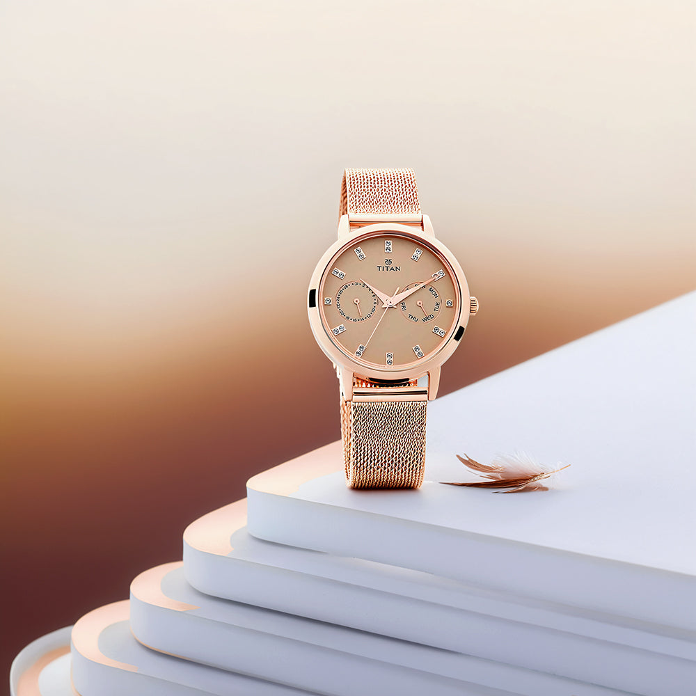 Đồng hồ Nữ TITAN dây thép không gỉ Ladies Fashion màu Be 34 mm - 2569WM04
