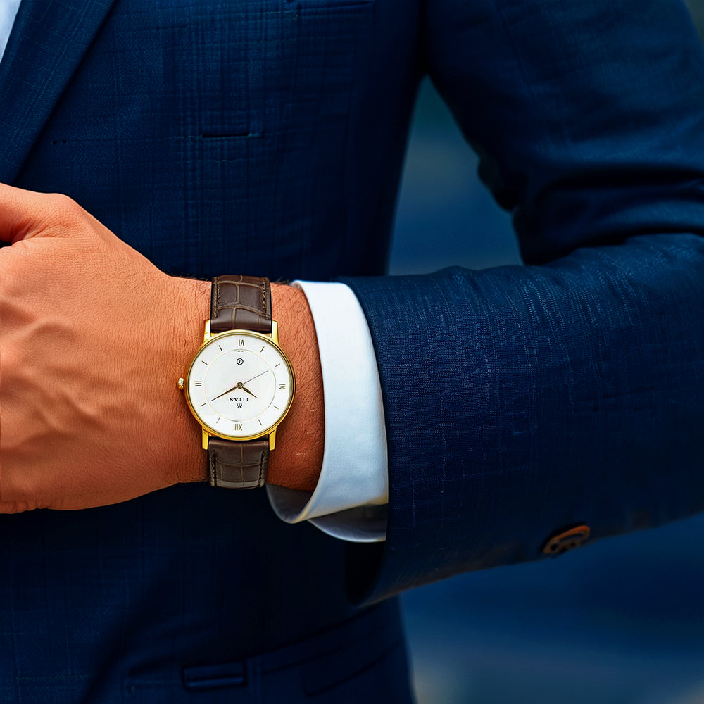Đồng hồ Titan Quartz Analog có ngày, mặt số màu trắng, dây da dành cho nam