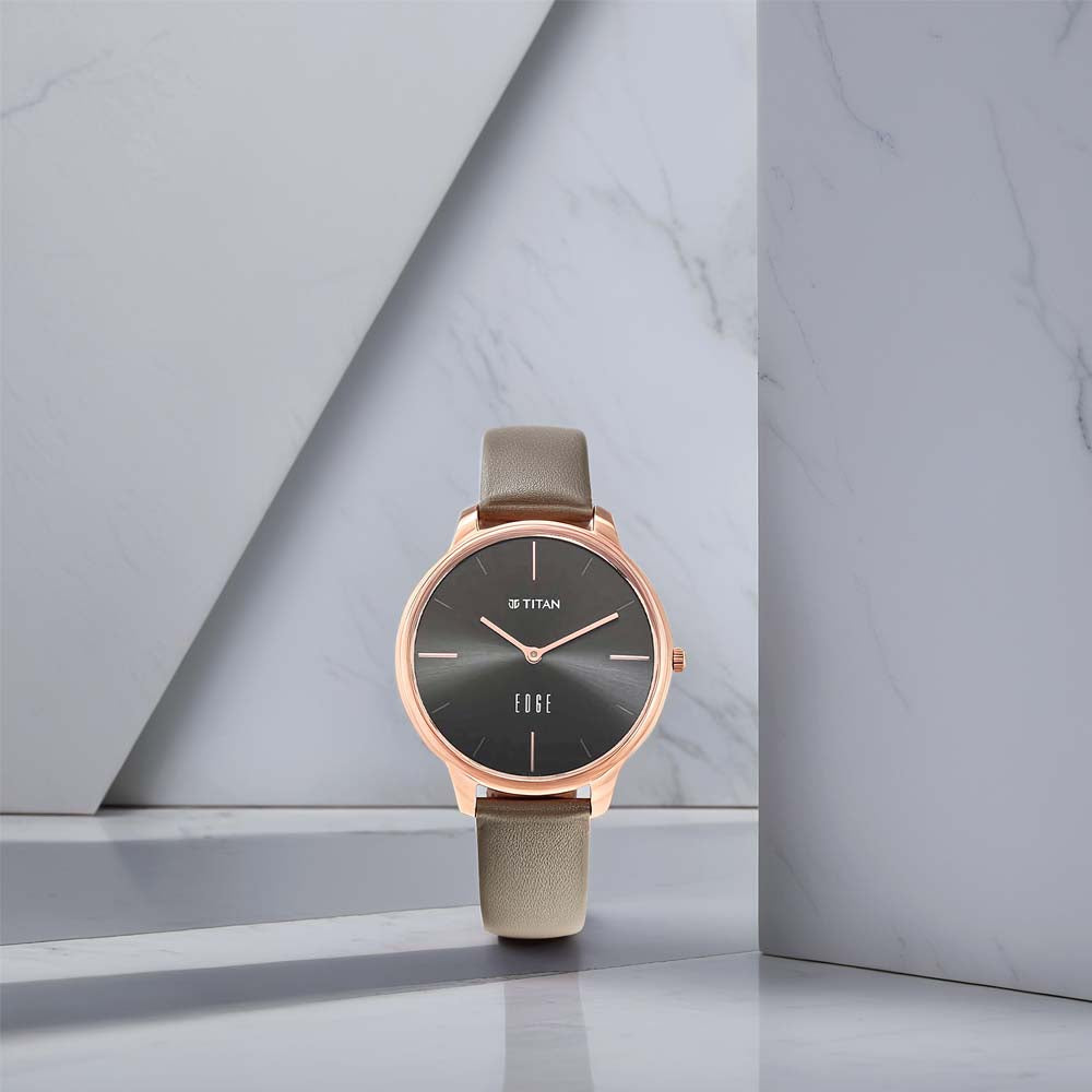 Đồng hồ Nữ TITAN dây da Ladies Edge màu Đen 34 mm - 2654WL01